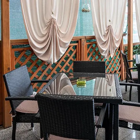 Marina Bay Boutique 3* Mamaia