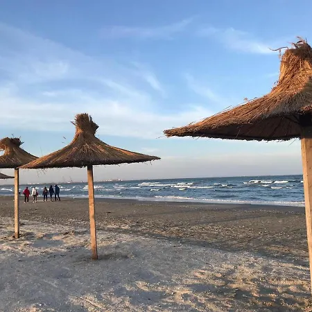 Marina Bay Boutique Mamaia